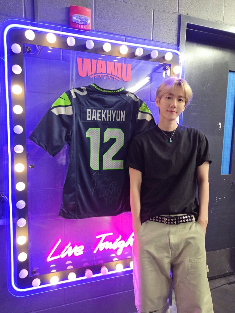 BAEKHYUN's Seattle Show Sparks Outrage: Fans Demand More! đ BAEKHYUN concert experience, K-pop tour highlights, live music events 2025
